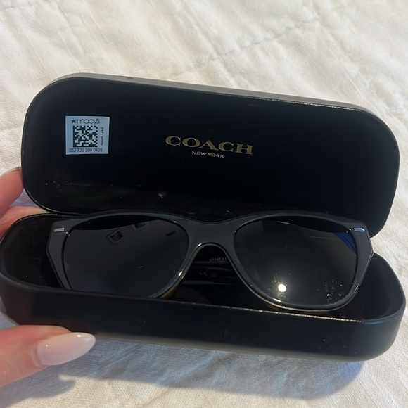 Coach Polarized Black/Dark Tortoise Sunglasses - Picture 10 of 11